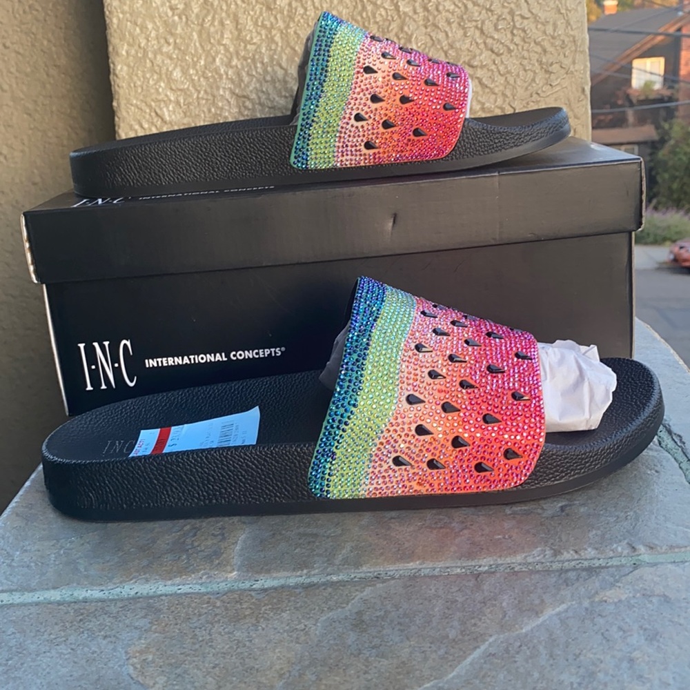 I’m selling watermelon I.N.C slides size 11